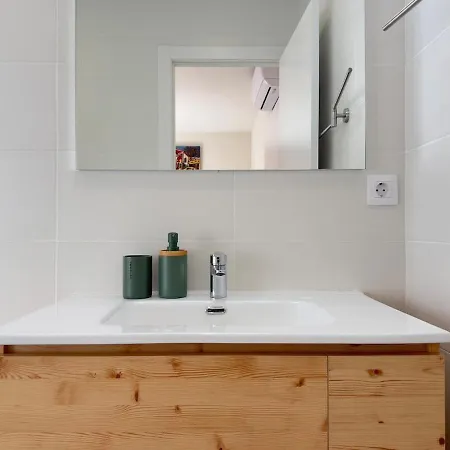 Leonardo * Castelldefels